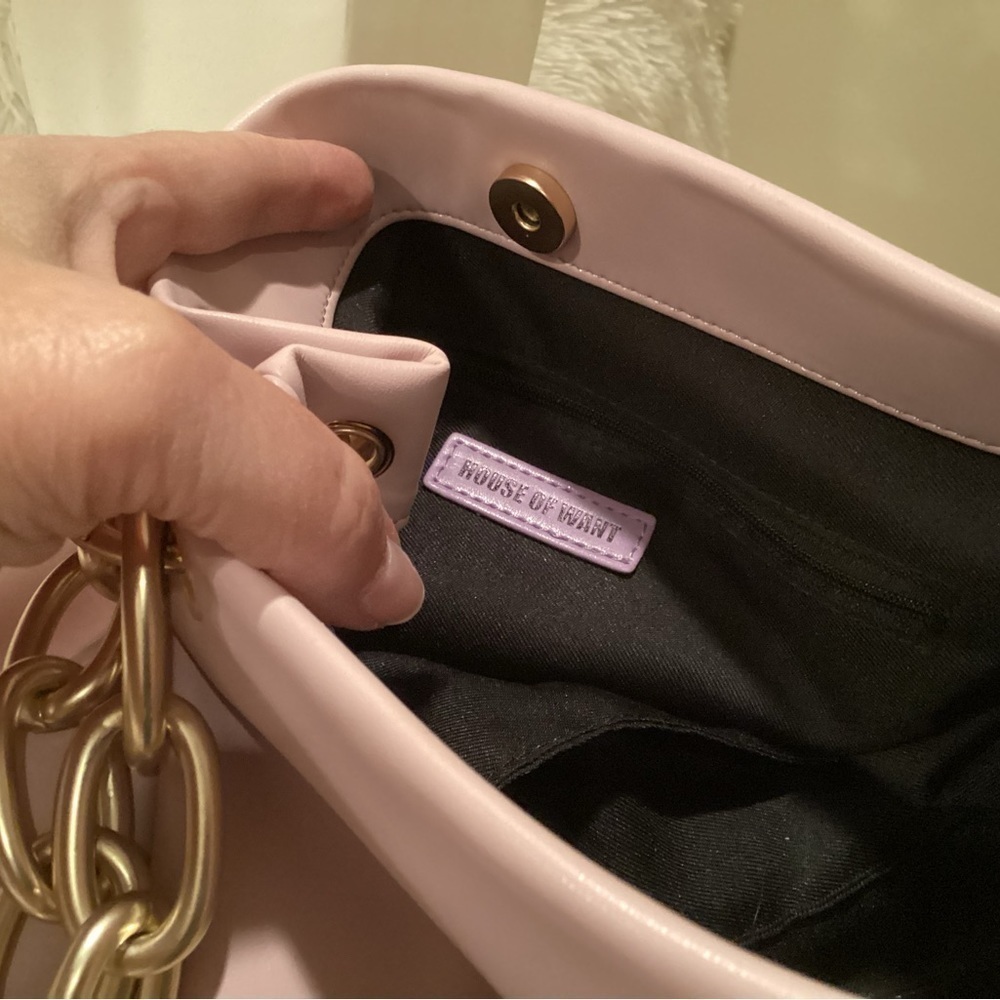 EUC, House of Want, Vegan Leather, Beautiful pink/Mauve Pocketbook, chain strap. - Picture 6 of 8